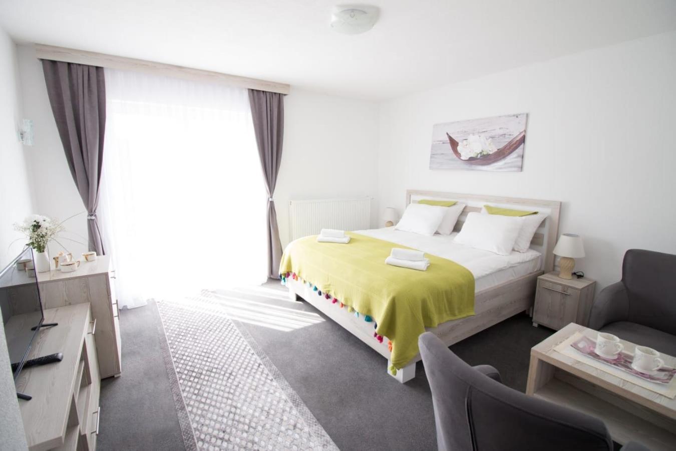 Aparthotel "Queen Zina" Vlasic Exteriör bild