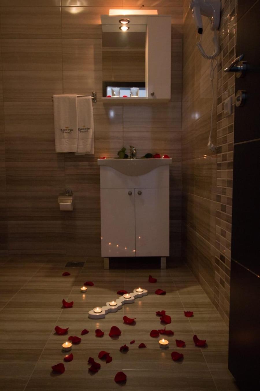 Aparthotel "Queen Zina" Vlasic Exteriör bild