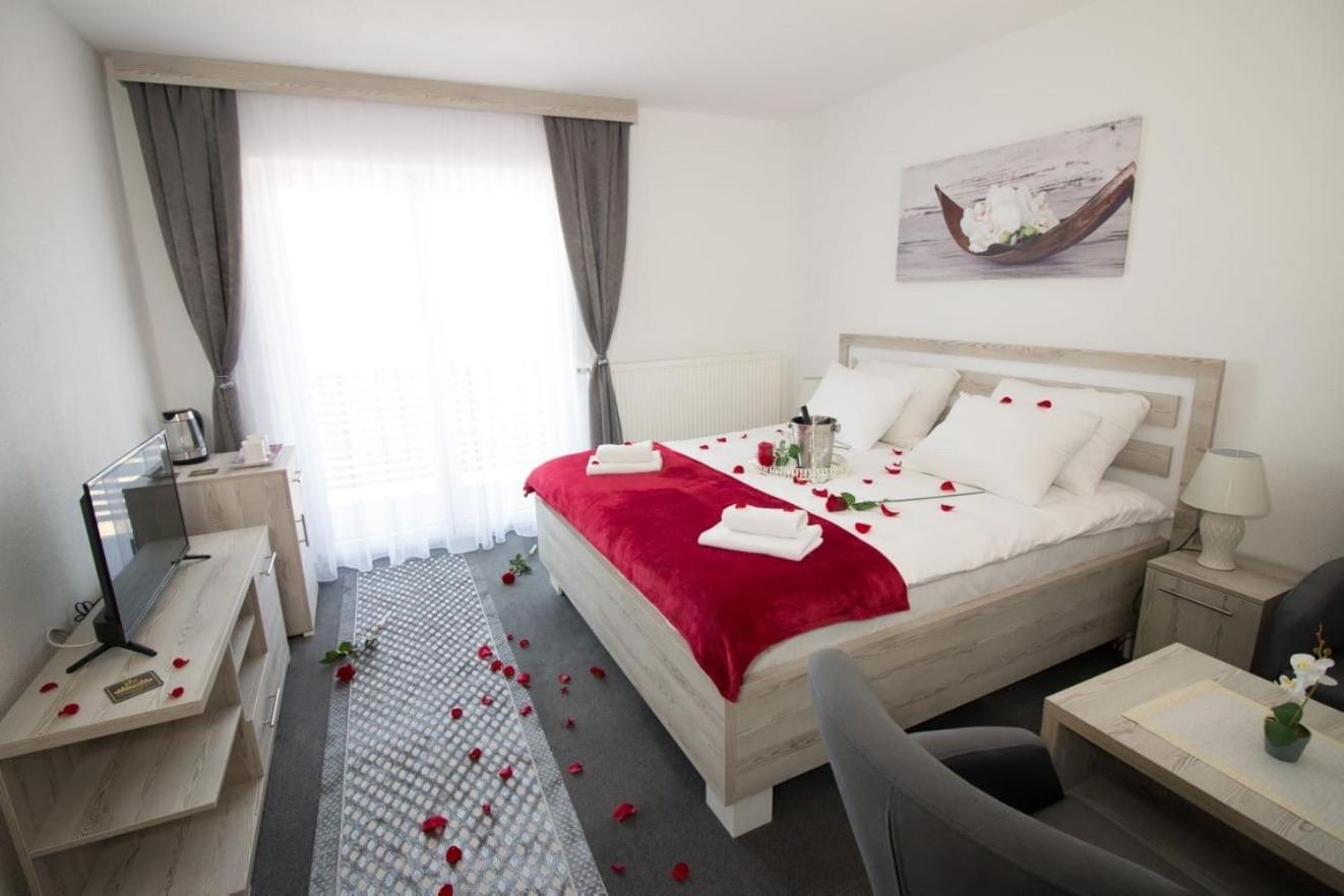 Aparthotel "Queen Zina" Vlasic Exteriör bild