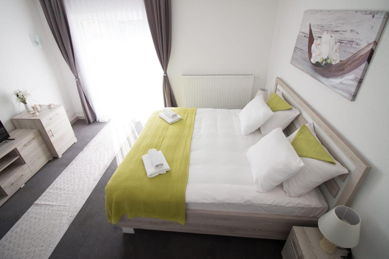 Aparthotel "Queen Zina" Vlasic Exteriör bild